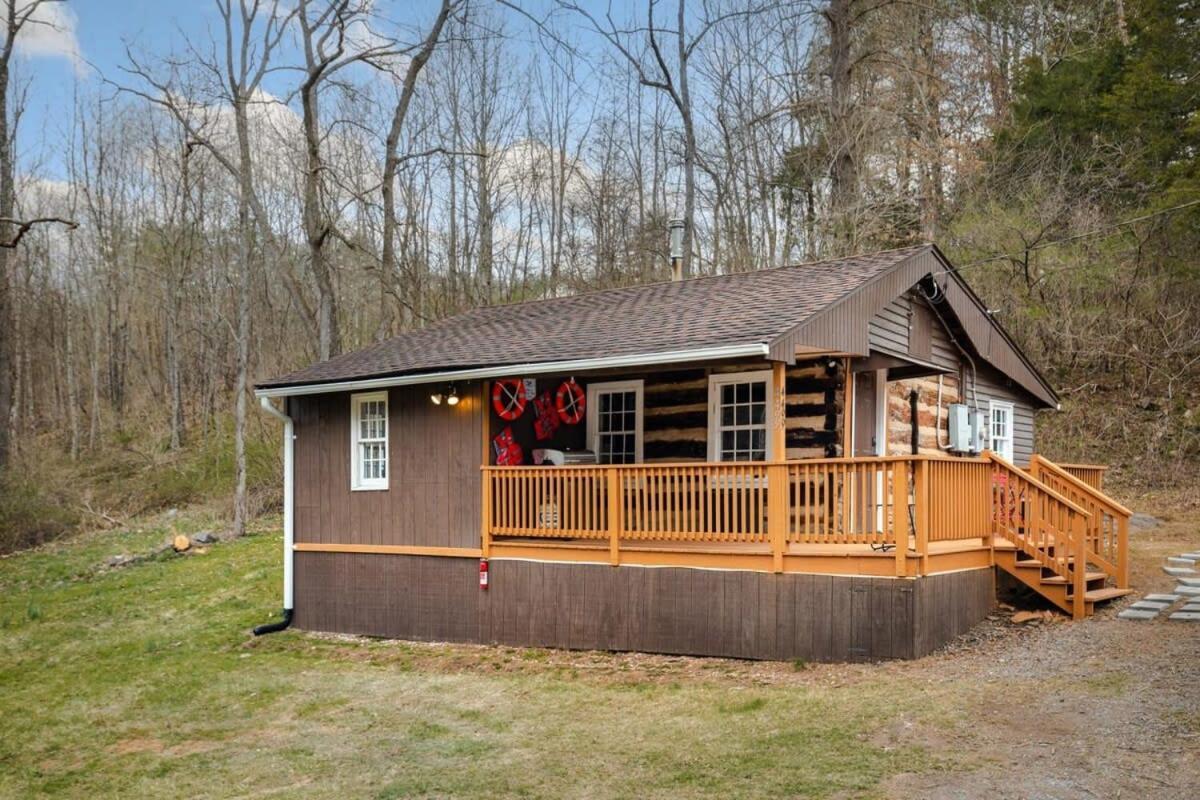 Creekside Cabin W Hot Tub, Fire Pit, Grill, Wifi! Basye Екстериор снимка